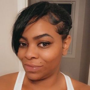 Meet your Posher, Ebony